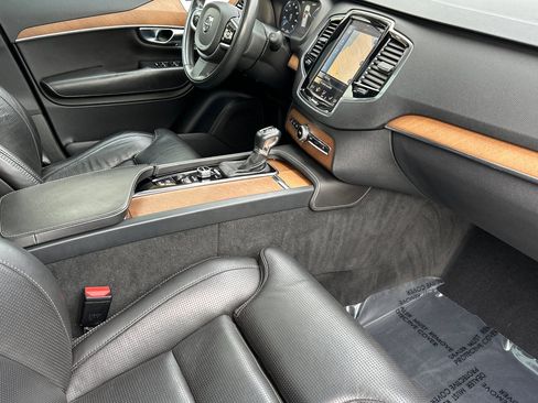 Used 2017 Volvo XC90 T6 Inscription w/ Vision Package image 19