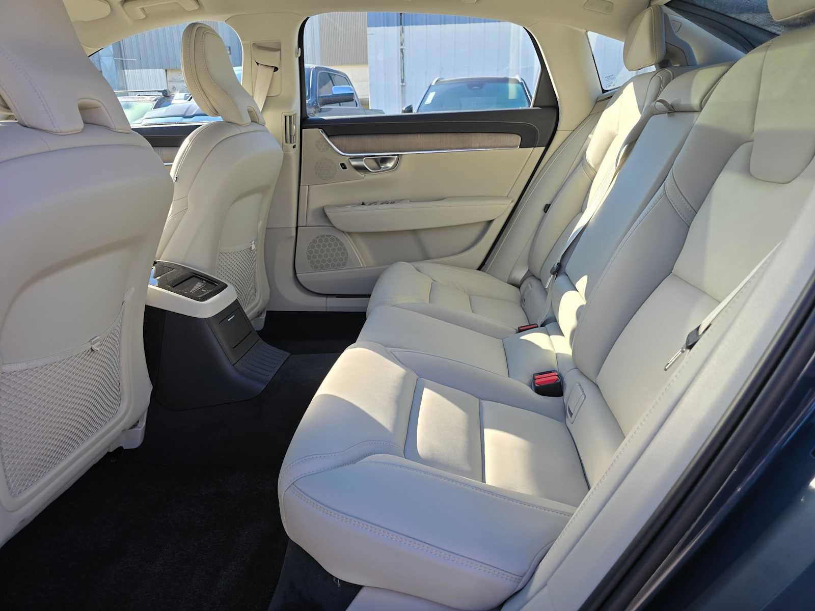 Certified 2024 Volvo S90 T8 Ultimate AWD/4WD image 16