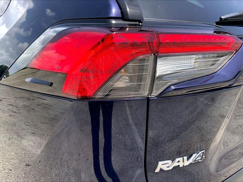 Used 2025 Toyota RAV4 XLE AWD/4WD image 28