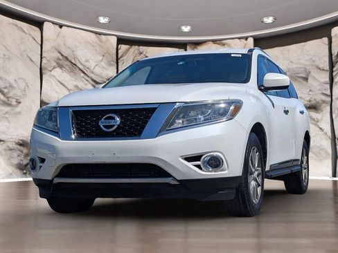 Used 2013 Nissan Pathfinder SL FWD image 3