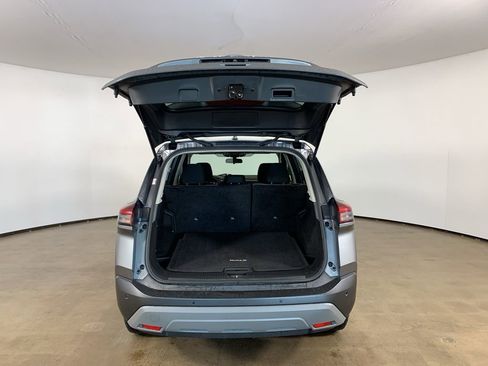 Used 2023 Nissan Rogue SV image 12