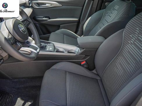 New 2025 Alfa Romeo Tonale image 9