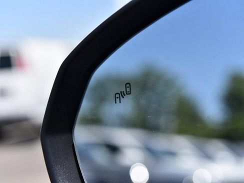 New 2026 Volkswagen Taos SE AWD/4WD image 9