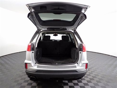 Used 2017 GMC Terrain SLE image 12