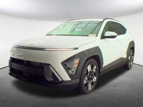 Used 2024 Hyundai Kona SEL w/ Convenience Package FWD image 2