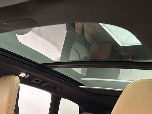 Used 2018 Volvo XC60 T5 Momentum w/ Convenience Package image 23