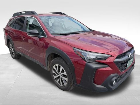 Used 2025 Subaru Outback Premium w/ Popular Package #1A AWD/4WD image 2
