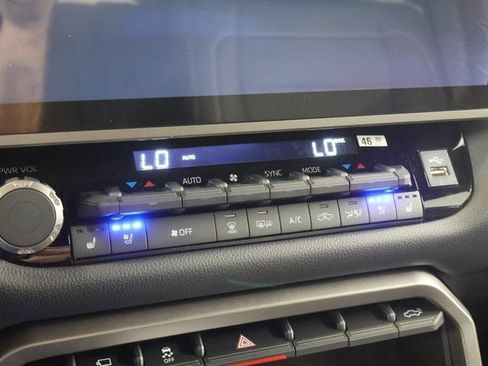 New 2026 Toyota Tundra Limited AWD/4WD image 21