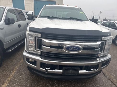 Used 2019 Ford F250 XLT w/ XLT Premium Package image 18