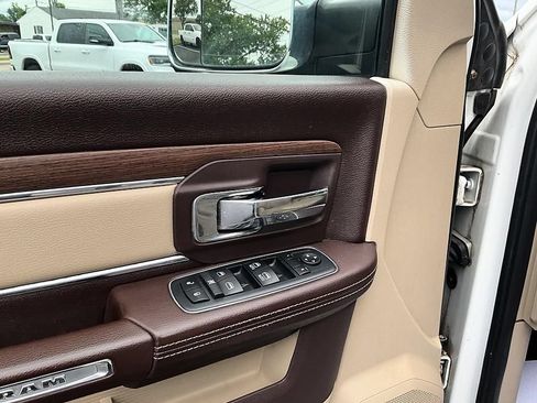 Used 2017 RAM 1500 Laramie w/ Convenience Group AWD/4WD image 12
