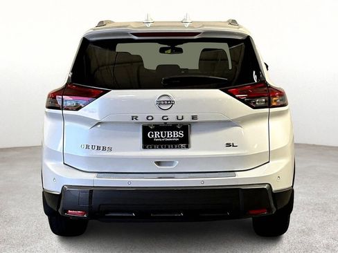 New 2025 Nissan Rogue SL w/ Tech Package image 8