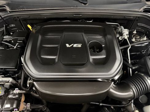 Used 2016 Jeep Grand Cherokee Laredo 75th Anniversary AWD/4WD image 9