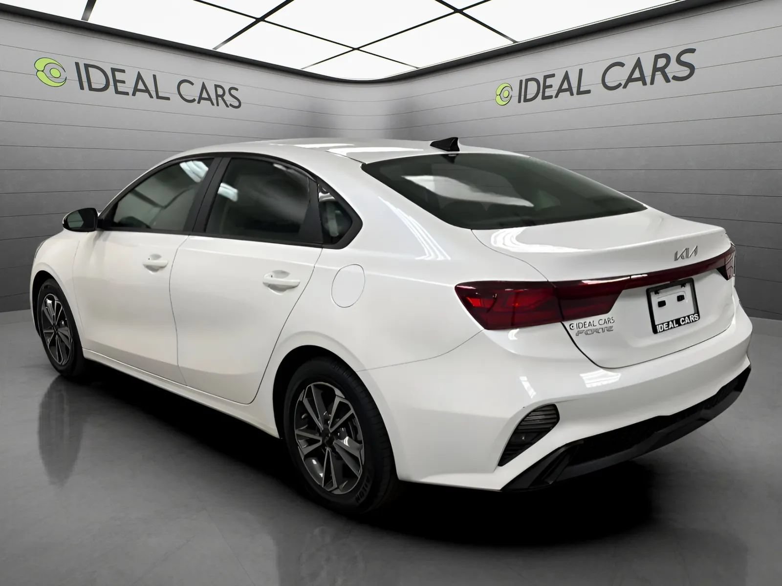 Used 2023 Kia Forte LXS FWD image 7