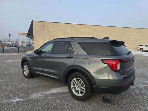 Used 2025 Ford Explorer Active image 7