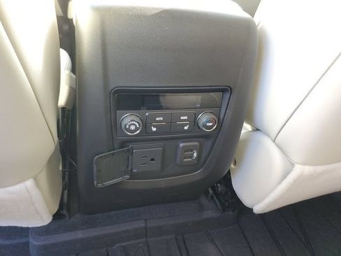 Used 2024 Buick Enclave Avenir w/ Avenir Technology Package AWD/4WD image 15