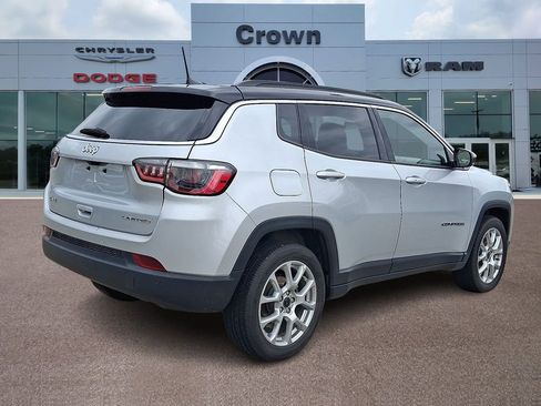 Used 2025 Jeep Compass Limited image 6