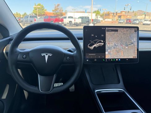 Used 2022 Tesla Model Y Performance AWD/4WD image 14