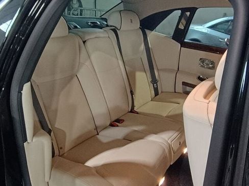 Used 2015 Rolls-Royce Ghost image 25