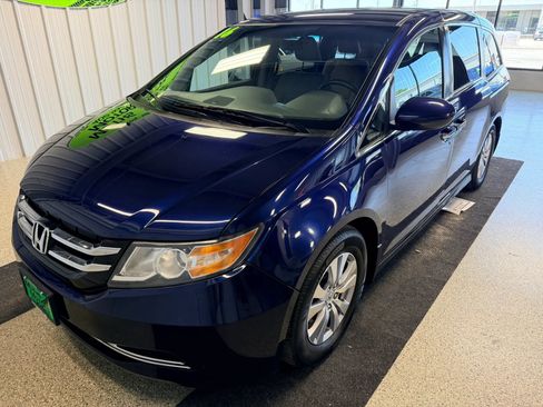Used 2016 Honda Odyssey SE image 1