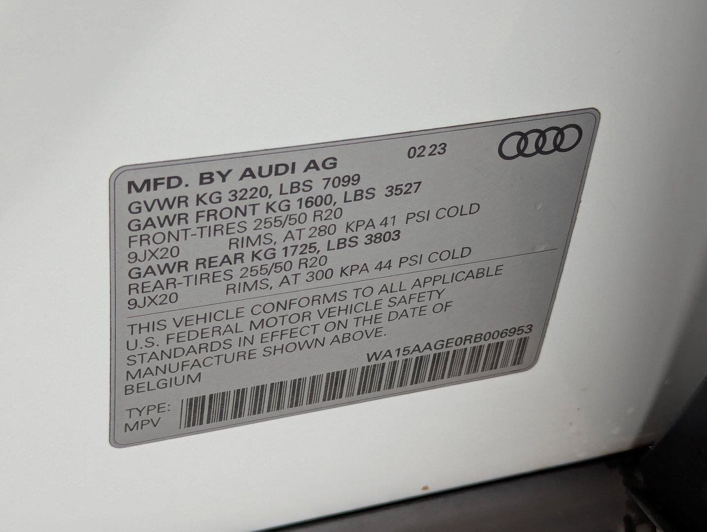 Used 2024 Audi Q8 e-tron Premium Plus w/ Premium Plus Package AWD/4WD image 44