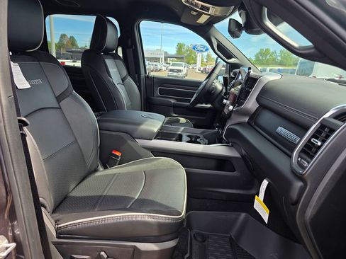 New 2026 RAM 3500 Laramie AWD/4WD image 24