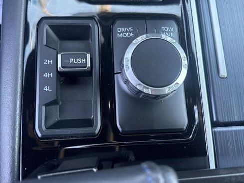 Used 2024 Toyota Tundra Platinum AWD/4WD image 23