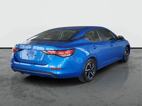 Used 2024 Nissan Sentra SV FWD image 2