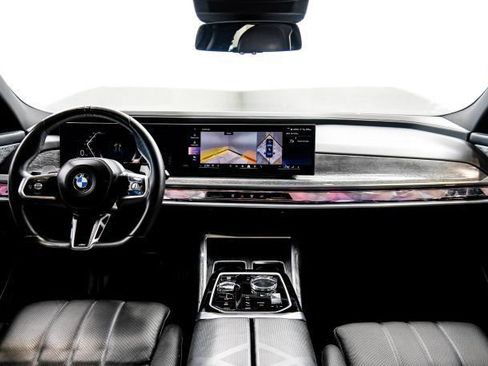 Used 2023 BMW 740i RWD image 20