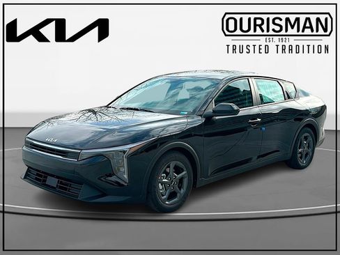 New 2025 Kia K4 LXS image 2