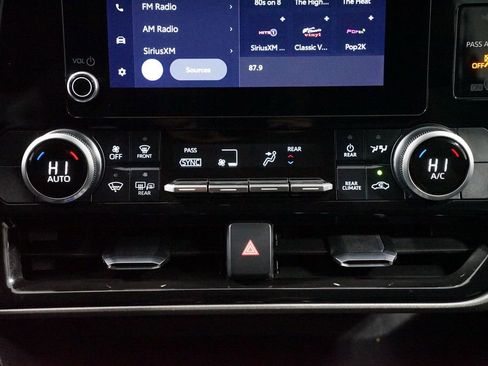 Certified 2024 Toyota Highlander LE image 20