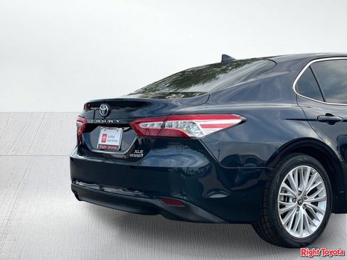 Certified 2020 Toyota Camry XLE w/ Sunroof Package FWD image 12