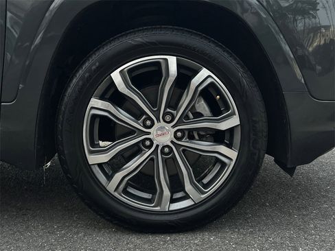 Used 2020 GMC Terrain Denali w/ Denali Premium Package image 9