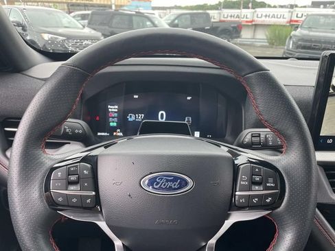 Used 2025 Ford Explorer ST-Line AWD/4WD image 29