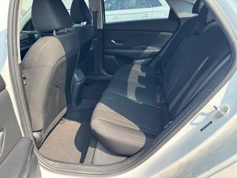 Used 2021 Hyundai Elantra SEL w/ Convenience + Premium Package FWD image 7