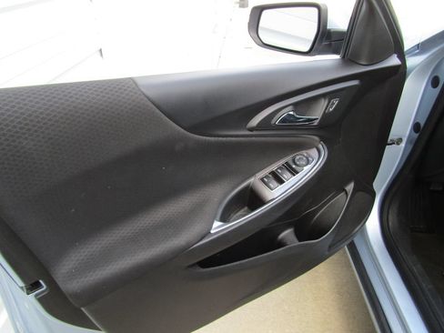 Used 2018 Chevrolet Malibu LT FWD image 16