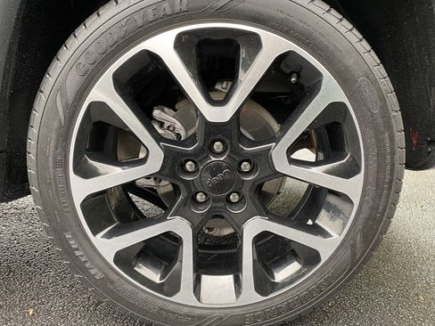 Used 2021 Jeep Compass Limited w/ Sun and Sound Group image 39