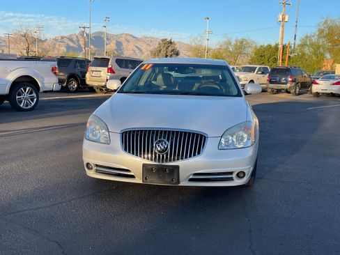 Used 2011 Buick Lucerne Super image 8