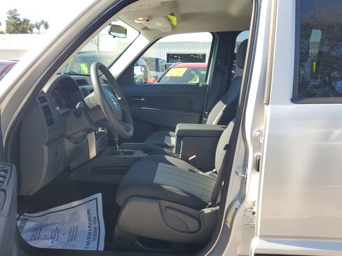 Used 2010 Jeep Liberty Sport w/ Popular Equipment Group image 17