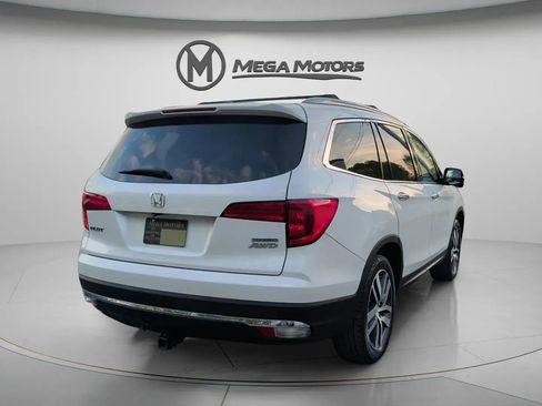 Used 2017 Honda Pilot Touring image 7