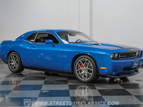 Used 2009 Dodge Challenger SRT8 w/ SRT Option Group II image 16
