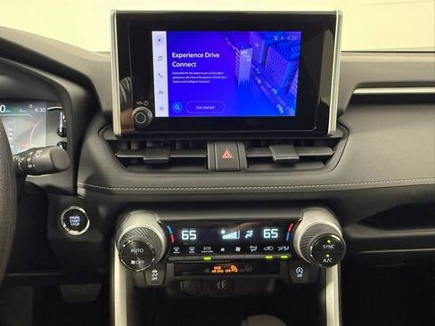 Used 2024 Toyota RAV4 XLE FWD image 21