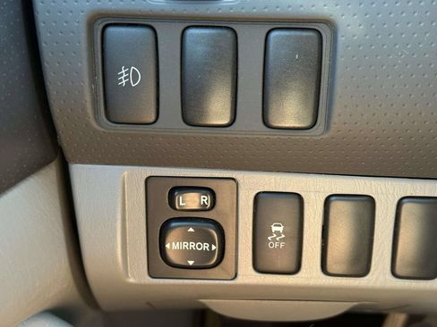 Used 2015 Toyota Tacoma PreRunner w/ SR5 Package RWD image 26