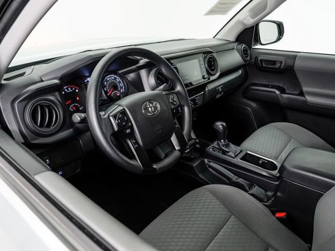 Used 2022 Toyota Tacoma SR RWD image 4
