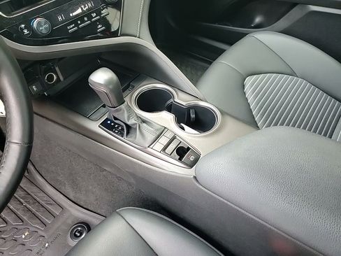 Used 2024 Toyota Camry SE image 18