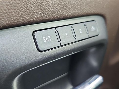 Used 2019 GMC Sierra 2500 SLT w/ Duramax Plus Package AWD/4WD image 22