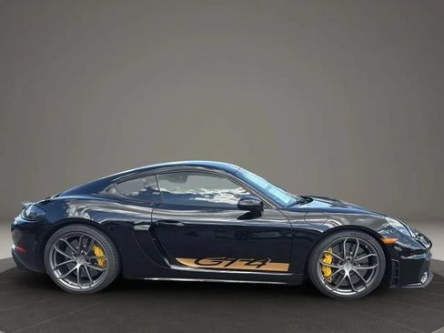 Used 2020 Porsche 718 Cayman GT4 RWD image 6