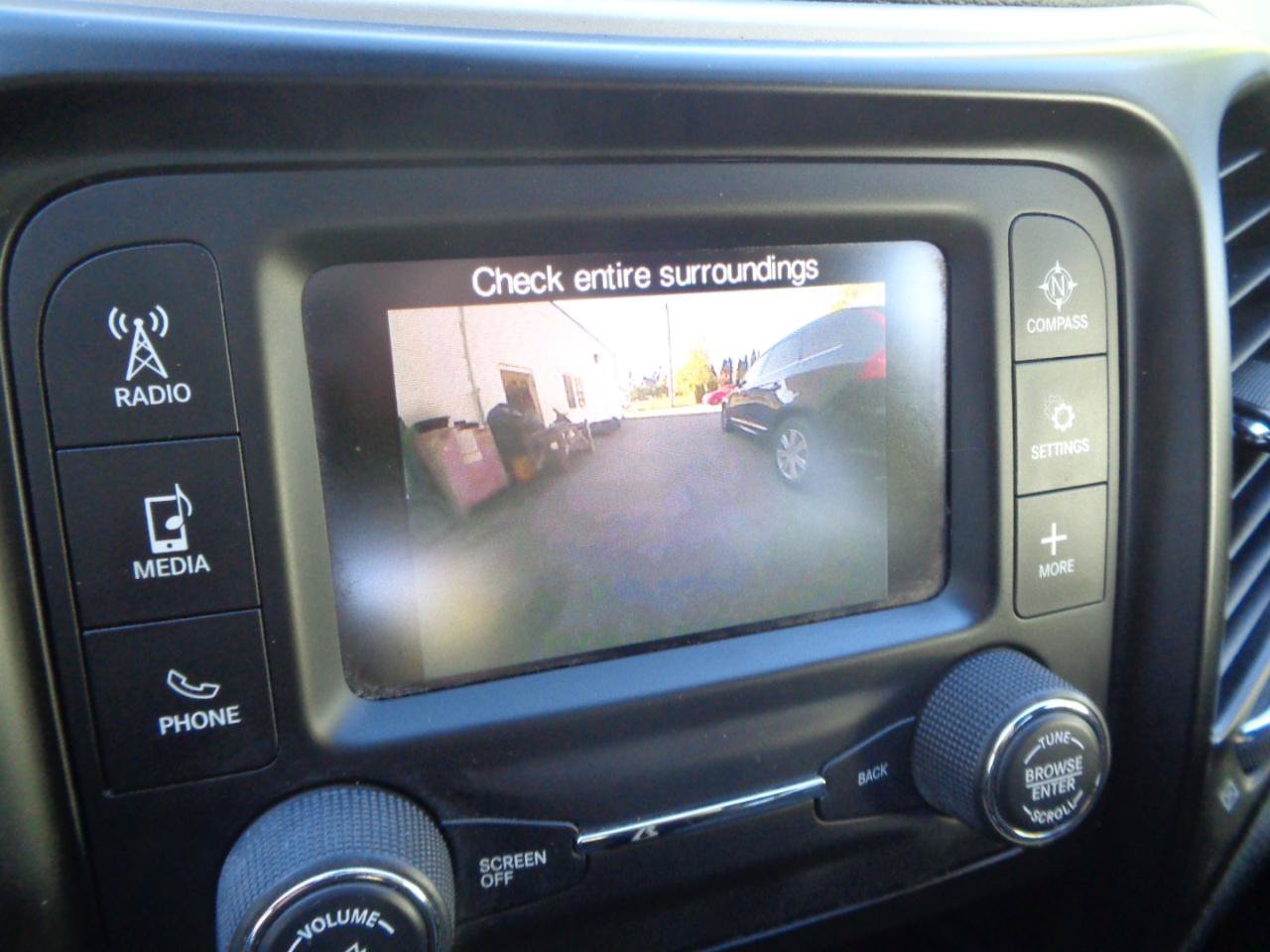 Used 2015 Jeep Cherokee Sport FWD image 33