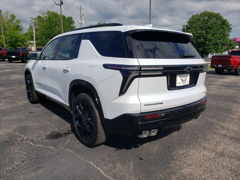 New 2026 Chevrolet Traverse RS w/ LPO, Floor Liner Package FWD image 4