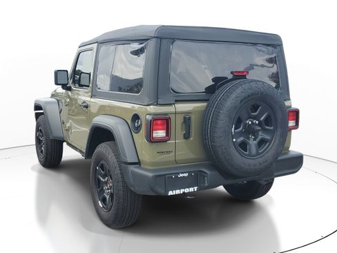 Used 2025 Jeep Wrangler Sport AWD/4WD image 5