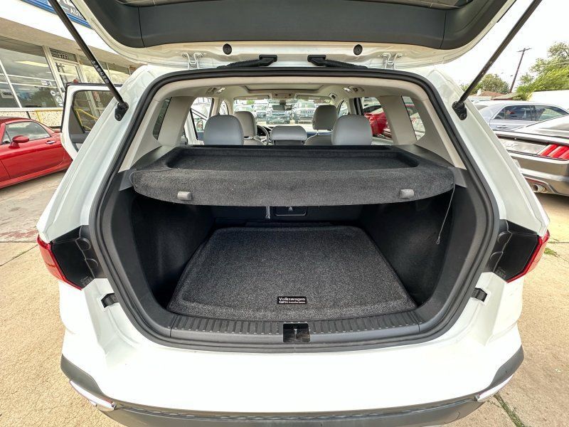 Used 2022 Volkswagen Taos SE w/ Panoramic Sunroof Package AWD/4WD image 16